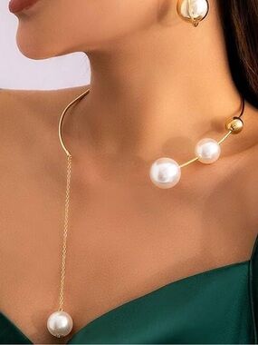 Anthropologie Gold Collar Necklace with White Pearls